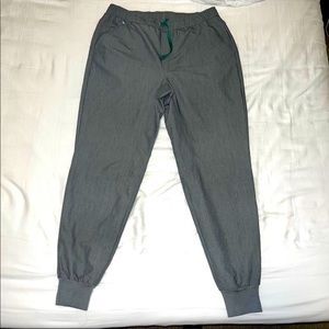 Figs Men’s Large Tansen Jogger Scrub Pants 
Color: Graphite